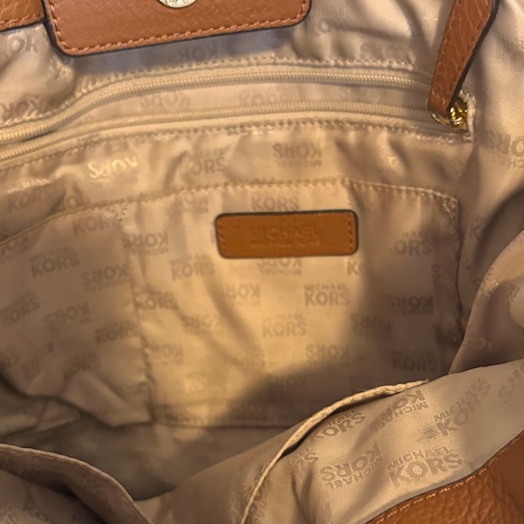 Michael Kors Gansevoort Chestnut Leather large Tote - Picture 9 of 9